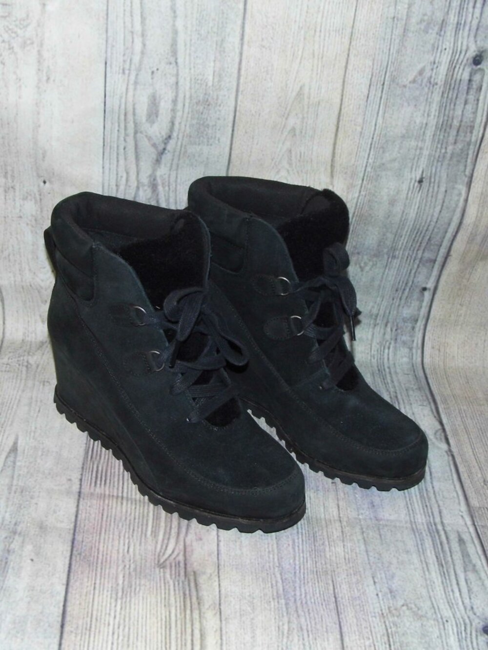 UGG Valory Black Waterproof Suede/Sheepskin Wedge Boots Womens Size 9.5
